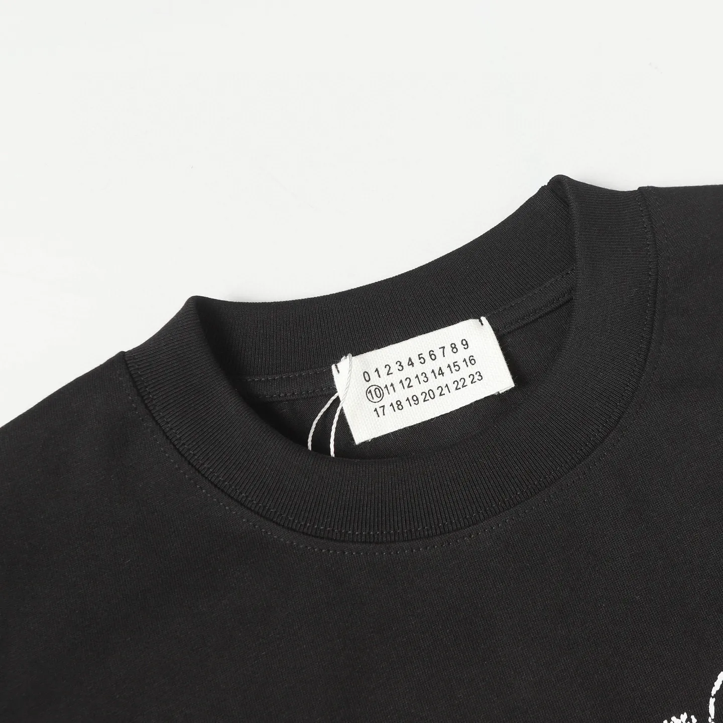 MM 6 ✘ Supreme 25SSNew Arrival T logo ， ， ， Factory ， ， ， ， Same Style ：Black，White Sizes：xs-l